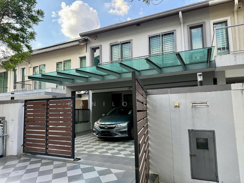 For Sale - Bukit Mandarina, 2.5 Sty, 24x80, 180' KL View, Fully Renovated, Good Condition