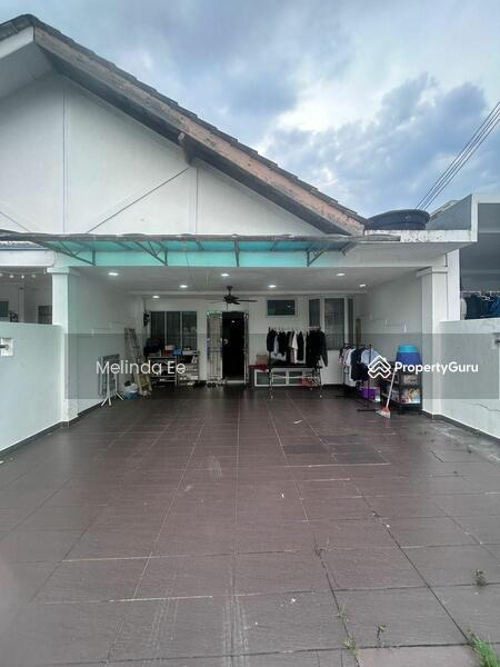Untuk Dijual - Johor Bahru Taman Molek Renovated 1.5 Storey Terrace 4bed