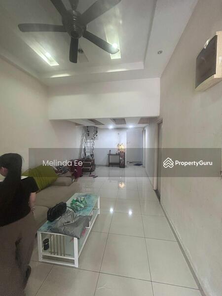 Untuk Dijual - Johor Bahru Taman Molek Renovated 1.5 Storey Terrace 4bed