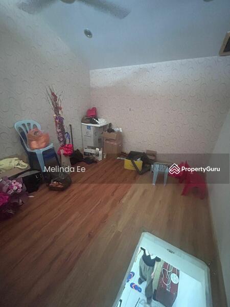 Untuk Dijual - Johor Bahru Taman Molek Renovated 1.5 Storey Terrace 4bed
