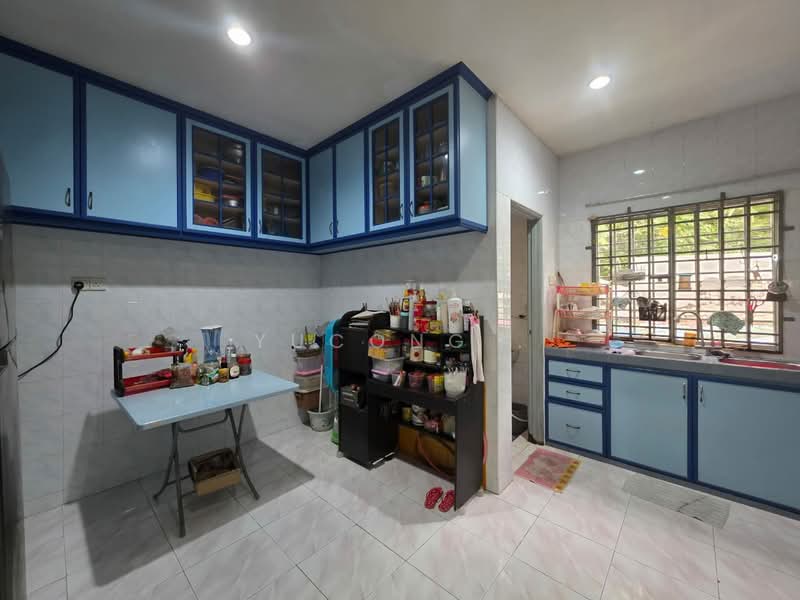 2-storey Terraced House for Sale in Taman Sri Putra (Tampoi) - Yucong . - Kitchen - PropertyGuru.com.my