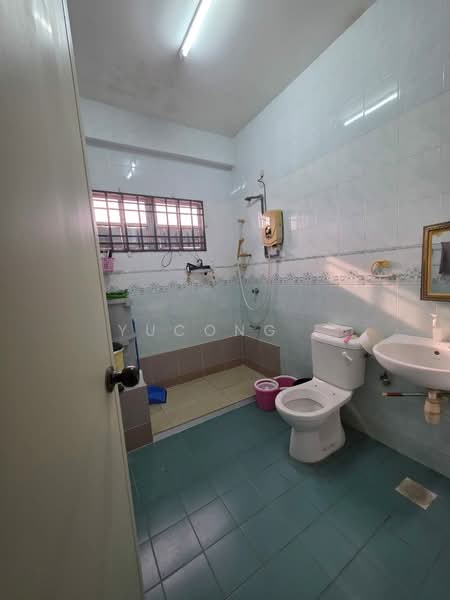 2-storey Terraced House for Sale in Taman Sri Putra (Tampoi) - Yucong . - Bathroom - PropertyGuru.com.my