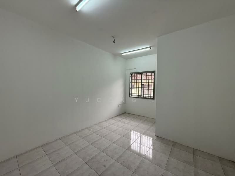 2-storey Terraced House for Sale in Taman Sri Putra (Tampoi) - Yucong . - Interior - PropertyGuru.com.my