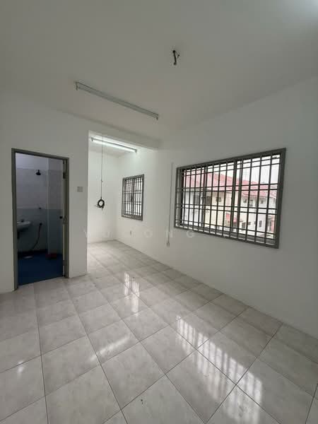 2-storey Terraced House for Sale in Taman Sri Putra (Tampoi) - Yucong . - Interior - PropertyGuru.com.my