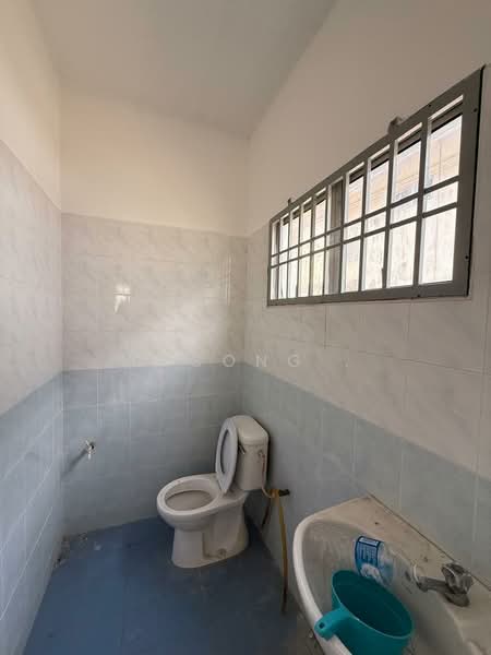 2-storey Terraced House for Sale in Taman Sri Putra (Tampoi) - Yucong . - Bathroom - PropertyGuru.com.my