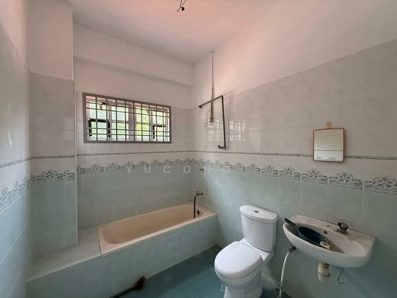 2-storey Terraced House for Sale in Taman Sri Putra (Tampoi) - Yucong . - Bathroom - PropertyGuru.com.my