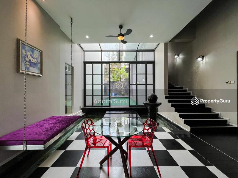 For Sale - 3.5-storey Terraced House at Country Heights Damansara