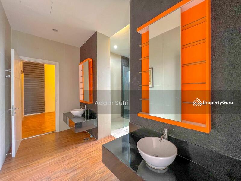 For Sale - 3.5-storey Terraced House at Country Heights Damansara