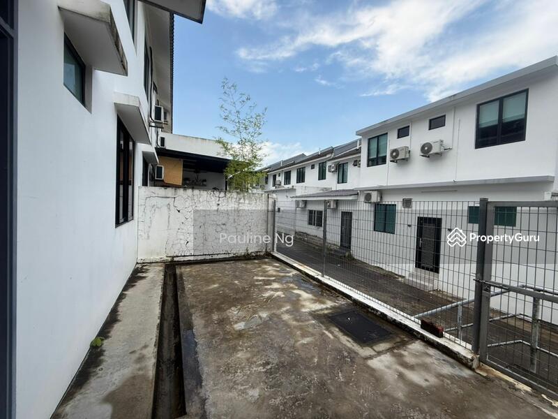 Untuk Disewa - 2-storey Terrace House at Taman Austin Duta