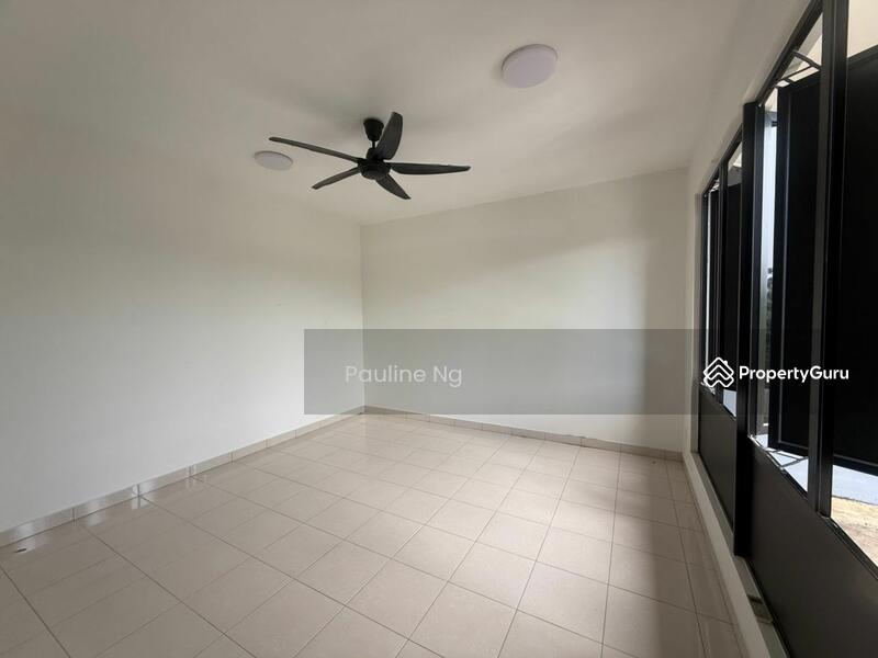 Untuk Disewa - 2-storey Terrace House at Taman Austin Duta