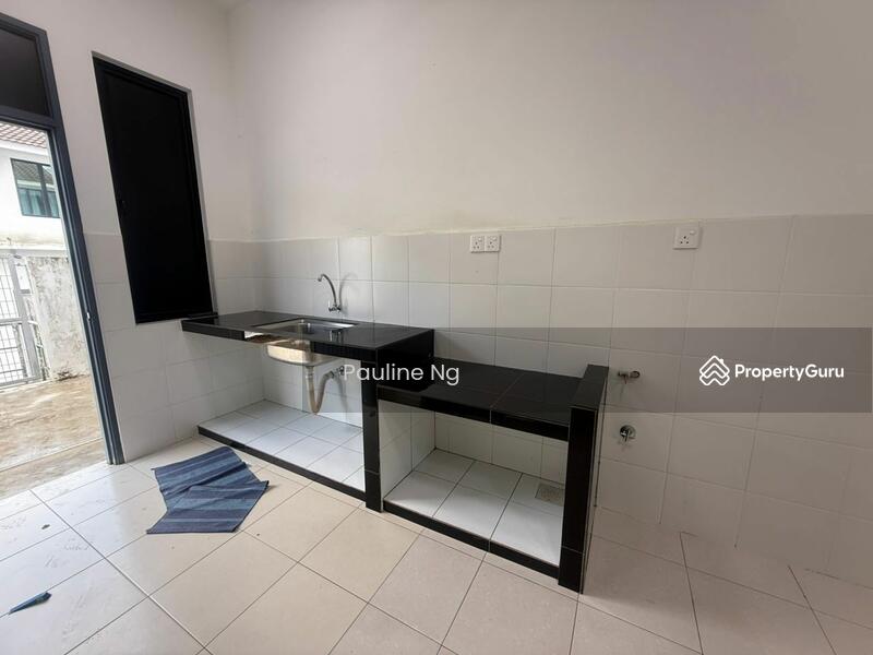 Untuk Disewa - 2-storey Terrace House at Taman Austin Duta