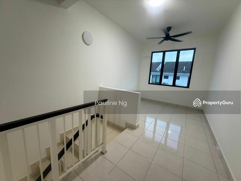 Untuk Disewa - 2-storey Terrace House at Taman Austin Duta