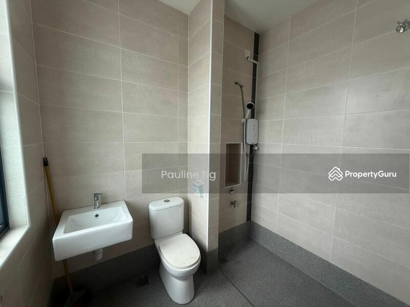 Untuk Disewa - 2-storey Terrace House at Taman Austin Duta