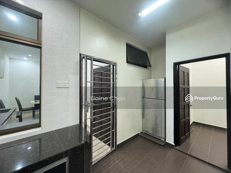 For Rent - Taman Impian Emas @ Double storey Terrace house