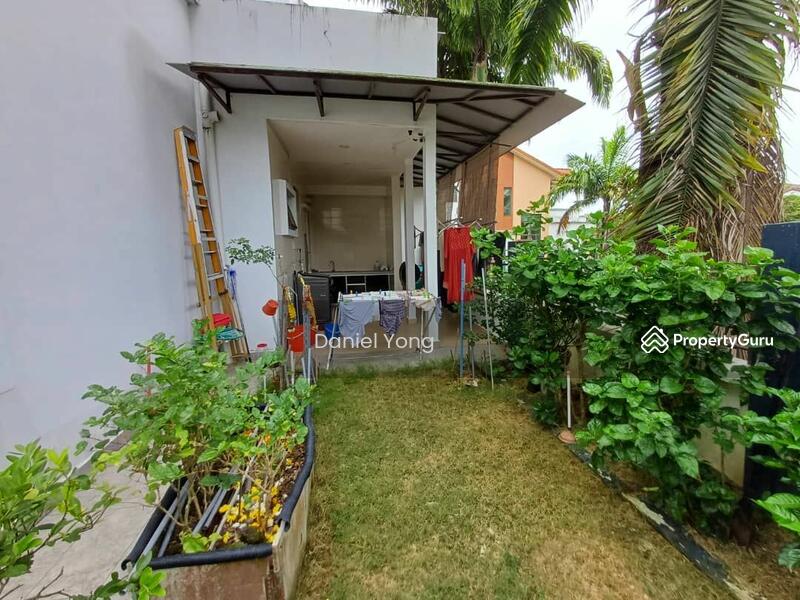 For Sale - Semi-Detached House at Taman Pulai Bayu