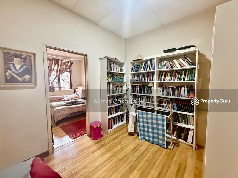 For Sale - End Lot Double Storey Terrace Damansara Emas Jalan Sepah Puteri