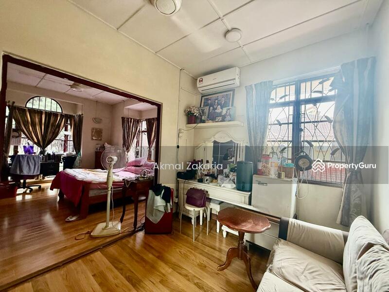 For Sale - End Lot Double Storey Terrace Damansara Emas Jalan Sepah Puteri