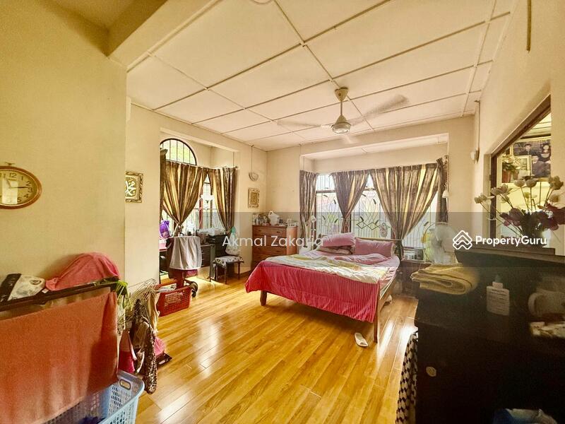 For Sale - End Lot Double Storey Terrace Damansara Emas Jalan Sepah Puteri