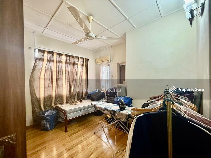 For Sale - End Lot Double Storey Terrace Damansara Emas Jalan Sepah Puteri