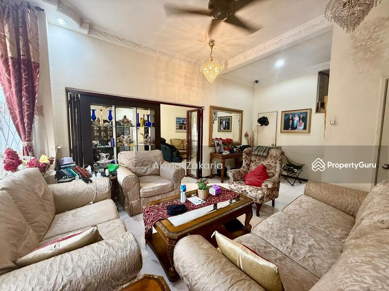 For Sale - End Lot Double Storey Terrace Damansara Emas Jalan Sepah Puteri