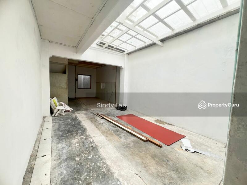 For Rent - 3 STOREY SHOP LOT RENT AT LEBUH CHULIA GEORGETOWN TOURIST HOTSPOT