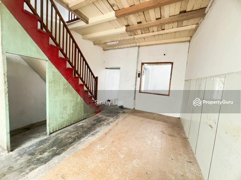 For Rent - 3 STOREY SHOP LOT RENT AT LEBUH CHULIA GEORGETOWN TOURIST HOTSPOT