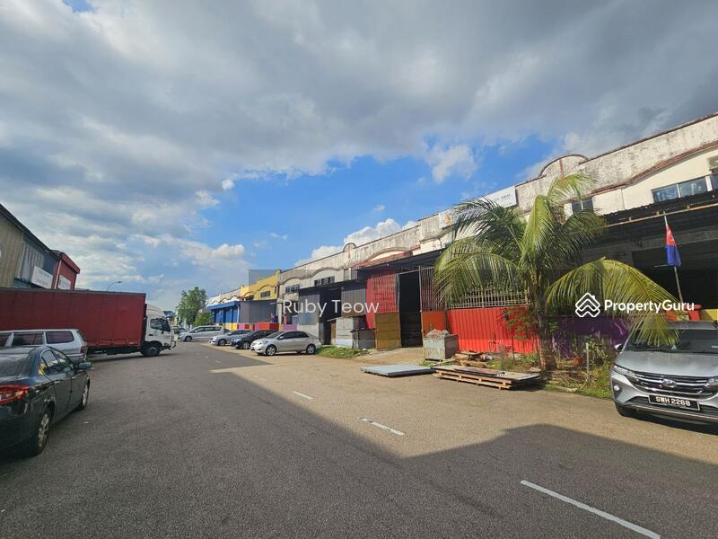 Untuk Disewa - Taman Industri JB Perdana – 1.5 Storey Terrace Factory for Rent