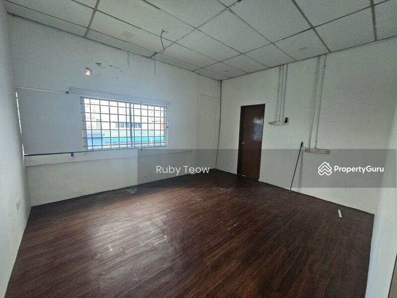 Untuk Disewa - Taman Industri JB Perdana – 1.5 Storey Terrace Factory for Rent