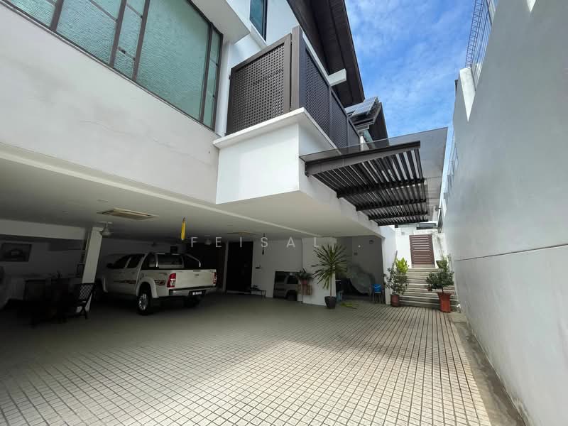 Bungalow for Sale in Bukit Jelutong (Shah Alam) - Feisal . - PropertyGuru.com.my