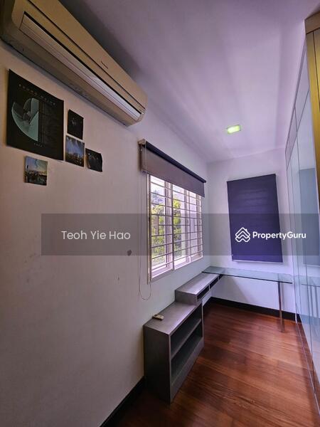 For Rent - Flora Murni