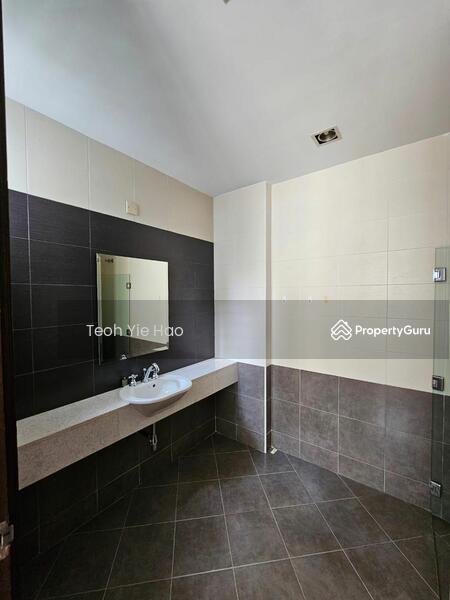 For Rent - Flora Murni
