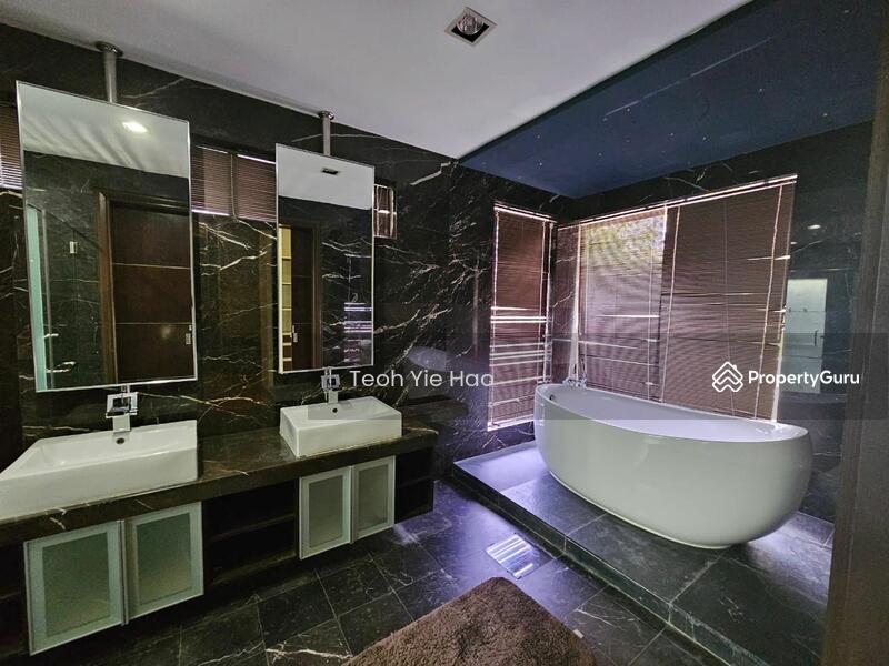 For Rent - Flora Murni