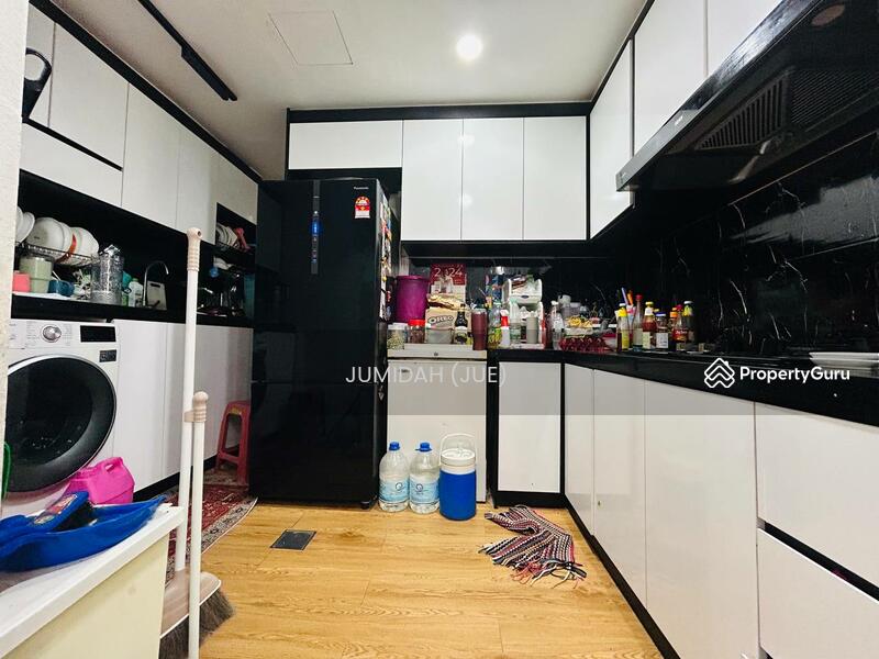 Casa Riana Apartment Taman Puncak JalilView swimming poolRenovated kitchenEnd unit