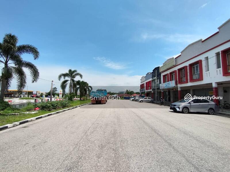 For Sale - Taman Emas Merah @ Pekan Nanas 2 Storey Shoplot Facing Mainroad Roi 4.8%~