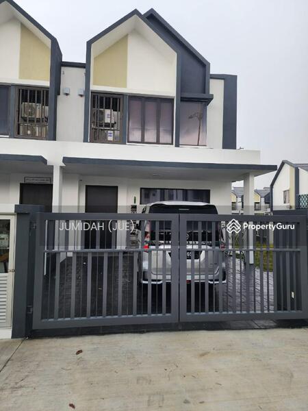 End Lot Double Storey Anira at Bandar Serenia, Sepang.- Facing Open
