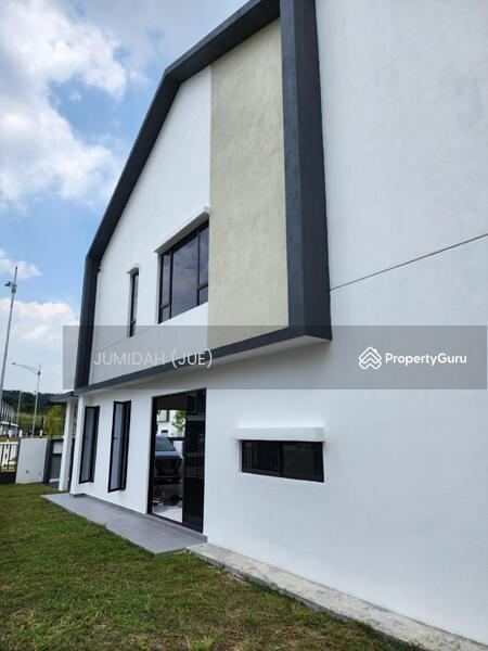 End Lot Double Storey Anira at Bandar Serenia, Sepang.- Facing Open