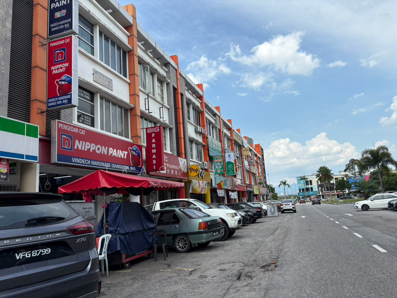 For Sale - [ ROI 5% ] 3 Storey Shoplot, Bandar Seri Putra, Kajang