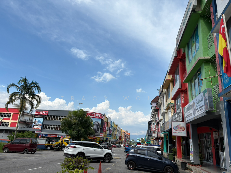 For Sale - [ ROI 5% ] 3 Storey Shoplot, Bandar Seri Putra, Kajang