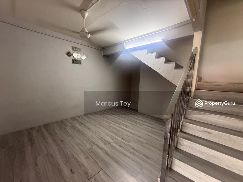 Untuk Dijual - Taman Tangkak Jaya