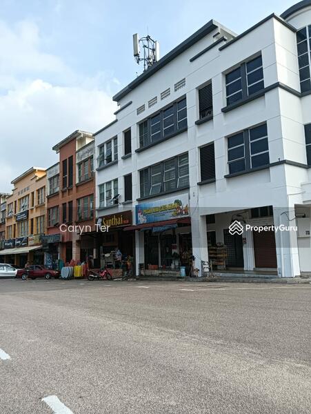 For Rent - Desa Cemerlang ( Facing Main Road ) Shop Lot ( Ground Floor )