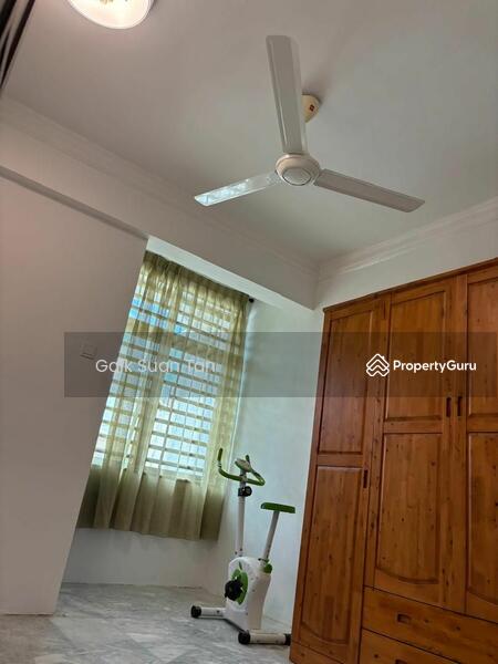 For Rent - 2.5-storey Terraced House at Kampung Masjid