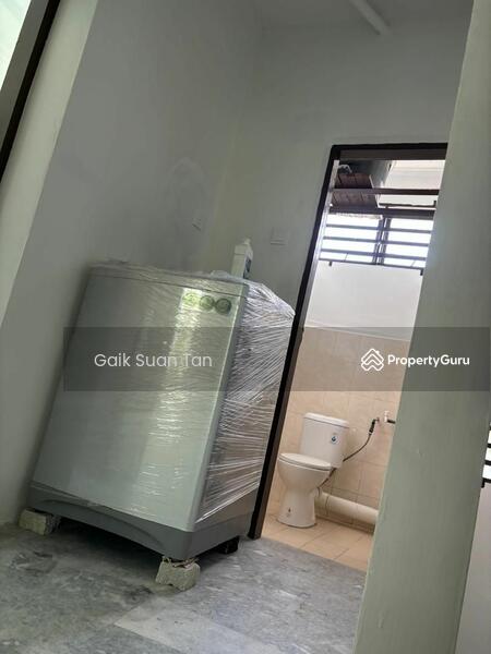For Rent - 2.5-storey Terraced House at Kampung Masjid