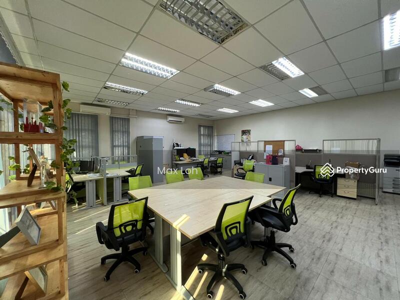 Untuk Dijual - Kempas Utama, 1.5 Storey Semi D Factory, BUA 5,461 Sqf