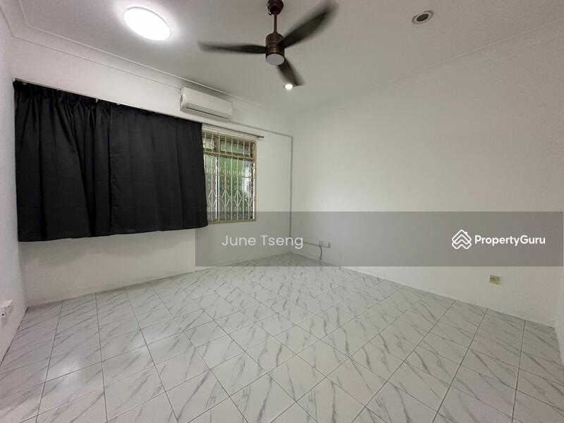 Untuk Disewa - taman pelangi