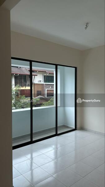 Untuk Disewa - (Upper Unit + 4 Bedroom) Townhouse Lake Valley Avenue 2 @ Bandar Tun Hussein Onn, Cheras