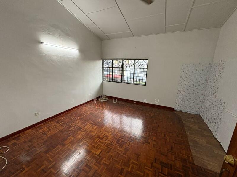Untuk Disewa - 2 Storey House Ampang Tamam Uda Jaya Jalan Melati