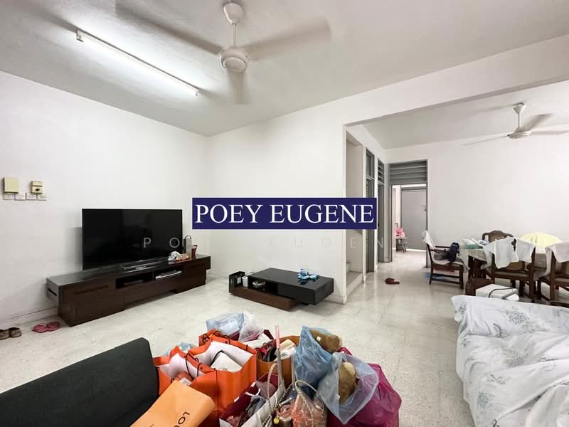 Rumah Teres 2 Tingkat untuk Dijual di Island Glades (Jelutong) - Poey Eugene - Living Room - PropertyGuru.com.my