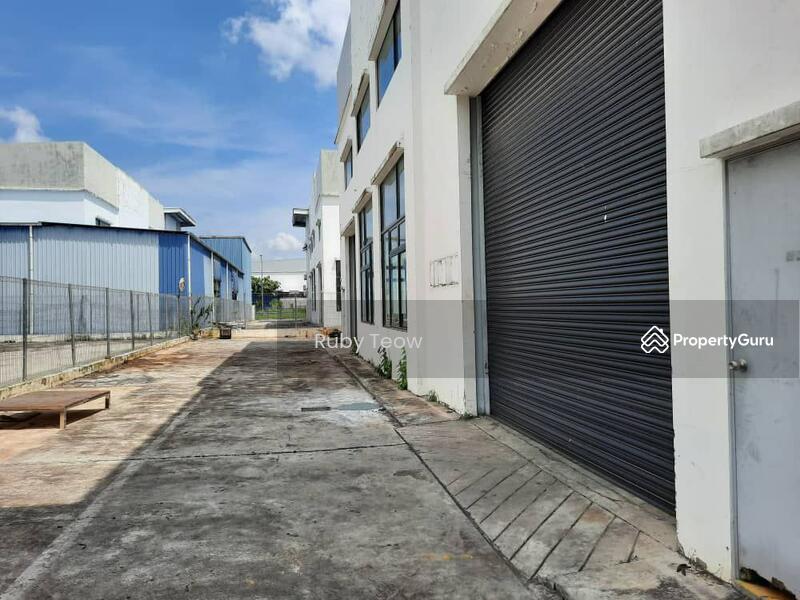 Untuk Disewa - Setia Business Park 1 – Semi-Detached Factory for Rent