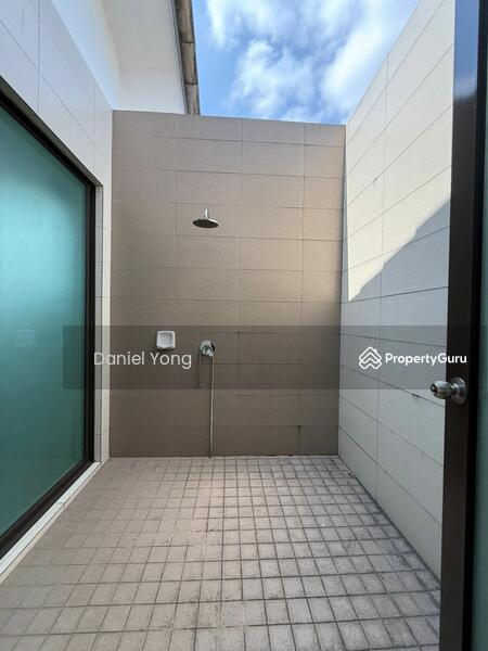 For Sale - 3-storey Terraced House at Taman Indahputra