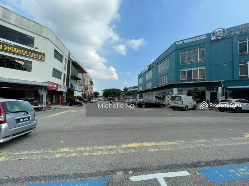 For Rent - 3 Storey Corner Shoplot in Nusa Bestari
